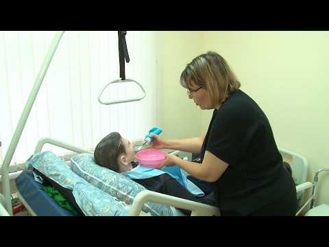 "Школа ухода" за маломобильными людьми открылась в Комплексном центре Бийска (Бийское телевидение)