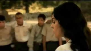 Club Des Belugas   &#39;Let Love Lead The Way&#39; La diosa Monica Bellucci