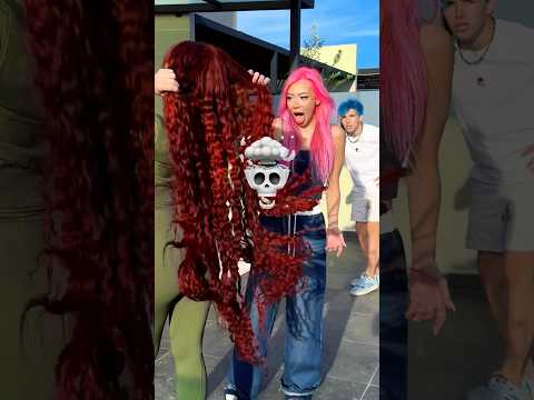 Mariano Razo y Lily Belloncle creen que tienen el cabello largo 💀