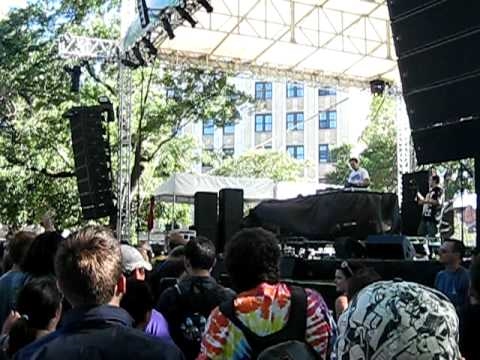 Laidback Luke "Pon De Floor vs. Axel F" @ North Coast Music Festival in Chicago (9/4/10)