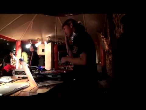 DJ B RYAN (LITTLE GREEN APPLES/MAIN INGREDIENTZ) DROPPING THE HEAT!