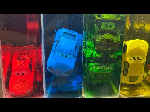 Looking for Disney Pixar Cars On the Rocky Road : Lightning Mcqueen, Cruz Ramirez, Francesco, Storm