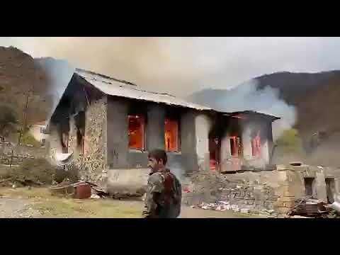 Քարվաճառի բնակիչներն այրում են իրենց տները