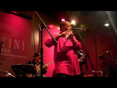 Paul Brown, Najee and Euge Groove perform Grazin in the Grass Live at Spaghettinis