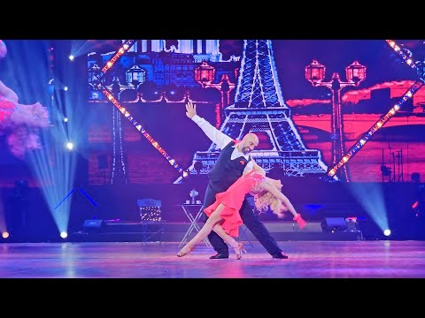 Let's Dance Live Tour 25.11.2023 Stuttgart - Cha Cha Cha von Abdelkarim und Kathrin Menzinger