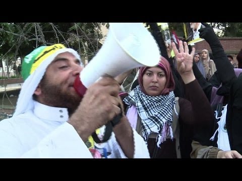 Egypt Islamists rally ahead of Morsi trial