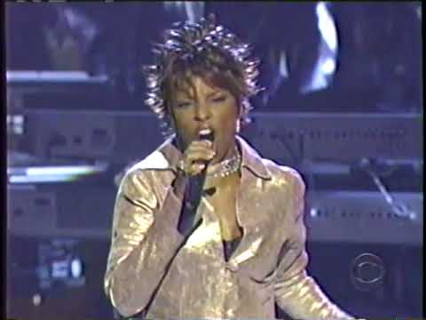 Mary J  Blige "No More Drama" live @ the 2002 Grammy Awards (February 27, 2002)