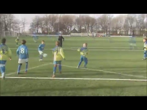 Houten F11 tegen OSM 75 F5