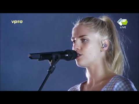 London Grammar - Nightcall(Live at Lowlands 2017)