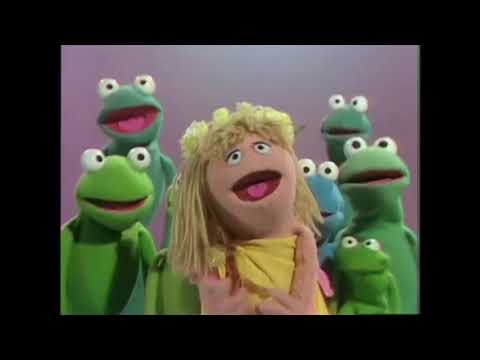 Muppet Songs: Mary Louise & Muppet Frogs - I'm in Love with a Big Blue Frog