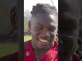 ? Calvin Bassey maakt kennis met een Nederlandse 'delicatesse' ? #SHORTS