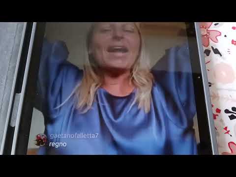 Fatevi 4 risate 😄 Pentecostale fanatica evangelica..