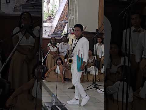 Ny Avo Omano ny mandrakizay Live