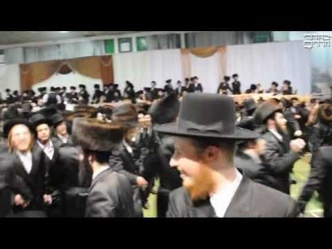 Sanzer Rebbe Shlita at Wedding of Sanz-Lelov