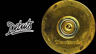 Pinch & Mumdance "Big Slug (feat. Riko Dan)" – Boiler Room Debuts