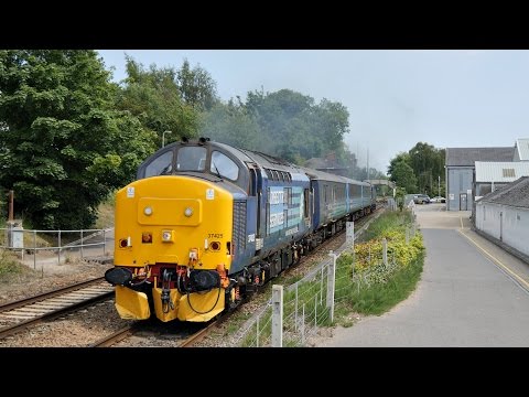 DRS 37425 & 37405 disturb the peace at Brundall - 2G02
