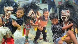 Download lagu LUCU BIKIN NGAKAK !! KUMPULAN VIDEO KETANGKAP BARONGAN NGAMUK GEMBONG AJI JOYO 2025 mp3