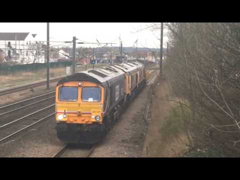**mega rare** GBRf 59003 passes through Retford (triple headed)