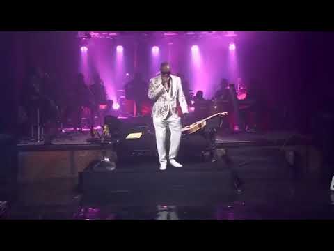 Koffi Olomide - Papa Mobimba (Clip Officiel)