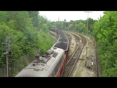 Gemischter OMV-Kohle- und Kokszug mit der 217 011 und 217 019