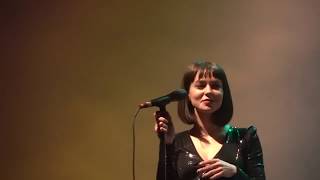 Meg Myers - Numb (Acoustic) LIVE HD (2018) KRAB Christmas Show Fox Theater