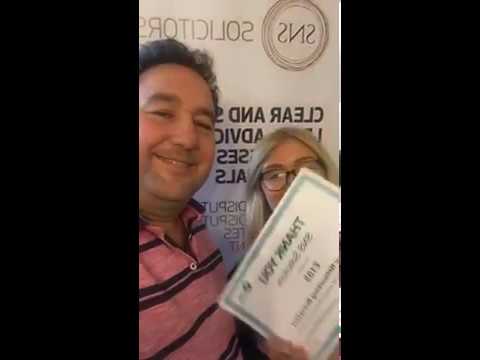 Rapidamente ed efficacemente liberarsi da pigmentary nota su una faccia Gli acidi per candeggiare di pelle