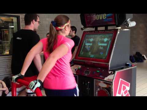 D.O.W.N.S. 3 - dbk2 vs Freyja - Barbara Streisand (Round 1)