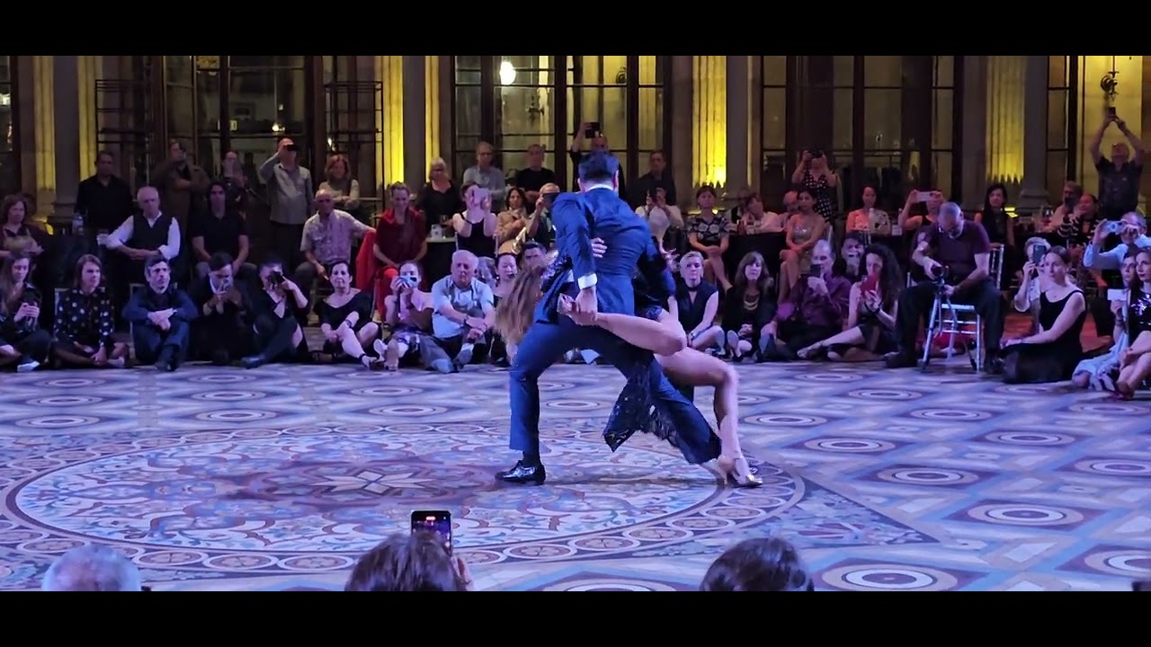 Video thumbnail for Sebastian Jimenez y Agustina Tarchini. Osvaldo Pugliese - Recuerdo. FI Tango 2025 Porto. - 2/5