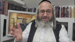 אור ימי החנוכה – ביידיש – הכנה לאורות ימי החנוכה – 14 –  מתוך הספר אוצר היראה תשובת השנה אות ט (הרב מוטה פראנק) - התמונה מוצגת ישירות מתוך אתר האינטרנט יוטיוב. זכויות היוצרים בתמונה שייכות ליוצרה. קישור קרדיט למקור התוכן נמצא בתוך דף הסרטון