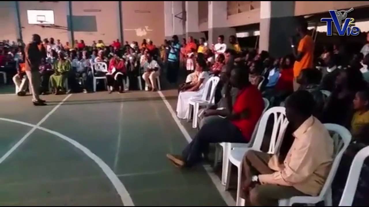 Thumbnail of video: Le Maitre a dit : Laissez-les aller - Côte d'Ivoire (10/10/16)