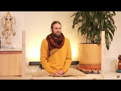 Yogastunde Mittelstufe "YV Grundreihe " mit Shivarama - Yoga Vidya Ashram Live - 9:15 Uhr 27.01.2022
