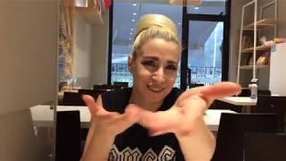 Romina Falconi presenta &#39;Cadono Saponette&#39; a PopSoap