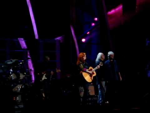 "Love Has No Pride" (Partial) Bonnie Raitt with CSN 10/29/09 Rock & Roll Hall of Fame 25th Concert