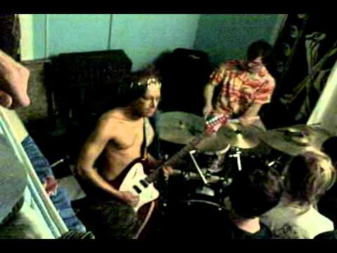 01.FAILED SPIRALING MAJESTY by WAH WAH EXIT WOUND live @ the DOG PARK 6-15-08.avi