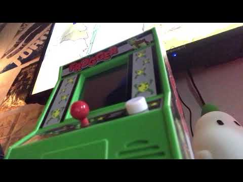 FROGGER mini arcade machine review and gameplay!