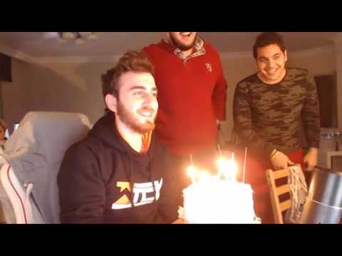 FERİT'İN DOĞUM GÜNÜNÜ KUTLAYAN GÜNEŞ VE RAUF .