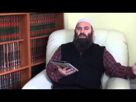 A është më me vlerë me falë namazin në xhami pa xhemat apo jasht xhamisë me xhemat - Bekir Halimi