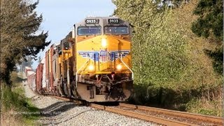 preview picture of video 'Union Pacific 5935 leads train QPDRV down Labish Draw near Salem, Oregon 4-16-12'