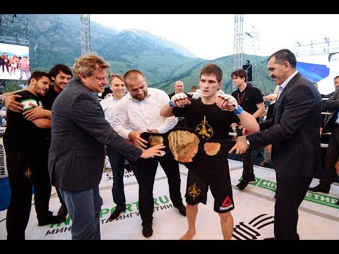 Report: Mike Grundy Faces Movsar Evloev At UFC Fight Night Shenzhen
