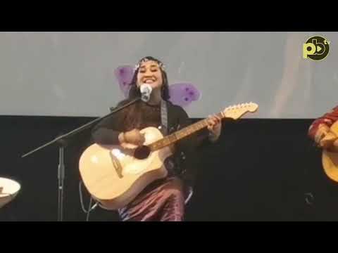 🔴 EKSKLUSIVE || Paramitha Rusady  Nyanyi "Nostalgia SMA" Depan Wartawan
