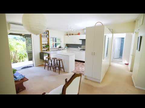 27 Hanover Street, Wadestown - Wellington (Emma Young & Craig Lowe)