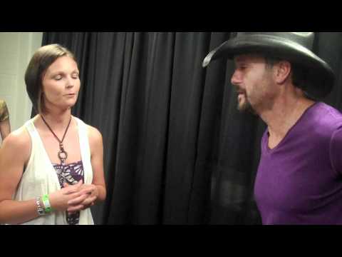 Kissin' Correspdent with TIM MCGRAW