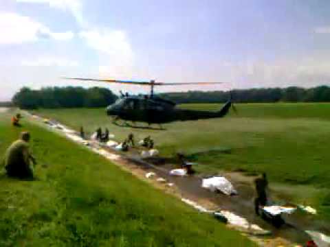 Thomas Zühl hat Axel Metzes   Sachau SixPage am Hubschrauber 10  Juni 2013