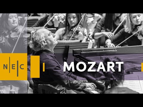 Mozart: Concerto for Piano No. 22 in E Flat Major
