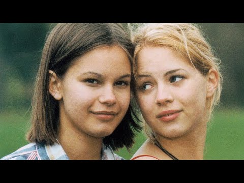 Show Me Love (1998) lesbian clip - Agnes x Elin 同窗之爱 Rebecka Liljeberg x Alexandra Dahlström 瑞典电影 HE