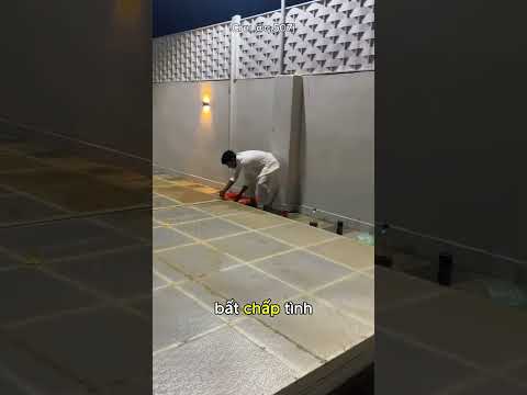 Nắp hồ bơi bất ngờ đóng sập
