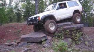 preview picture of video 'Attitude Alley Rock Crawl cherokee Gilbert MN Clearwater 4wheelers'
