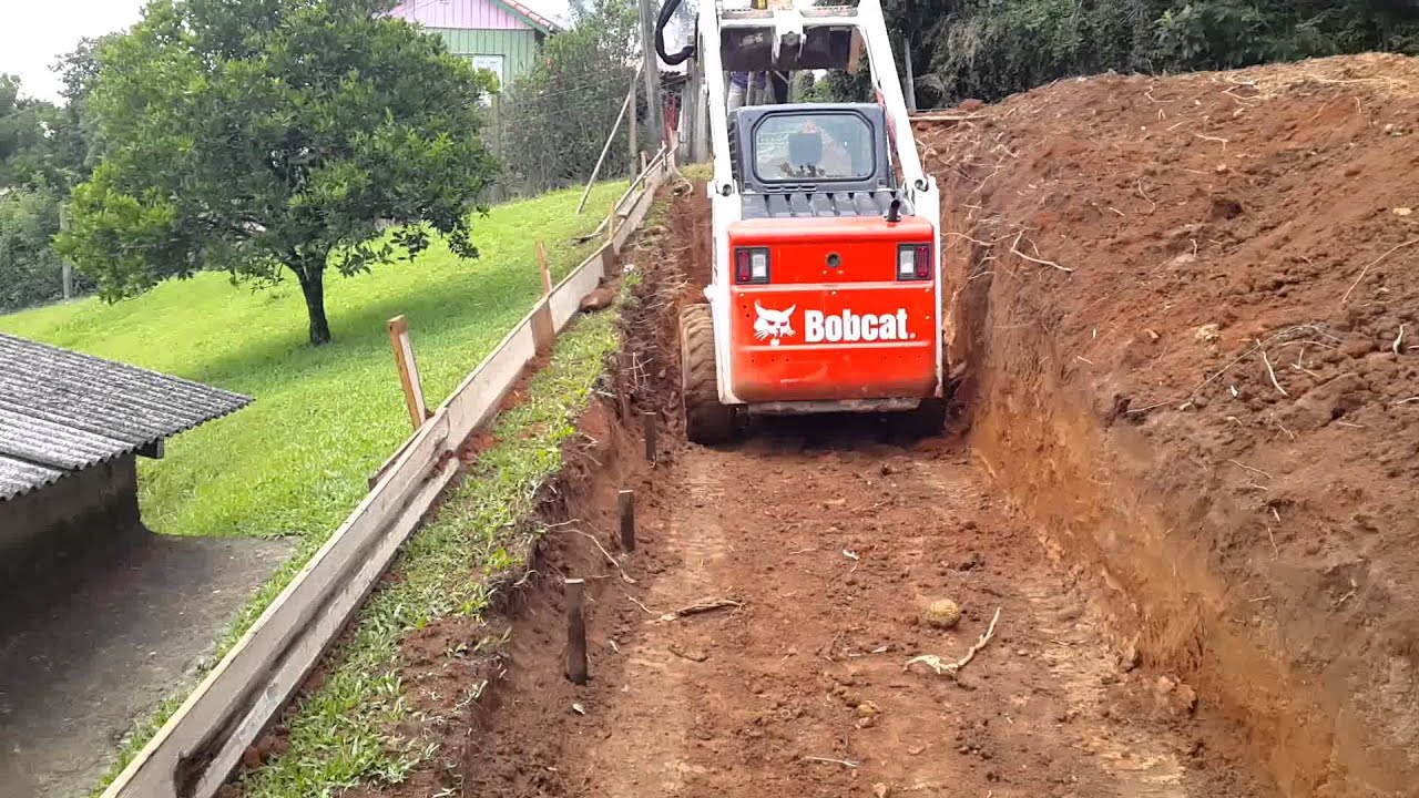 Perfuratriz de Estacas Bobcat para Fundação de Muro em Curitiba | Bob Loc