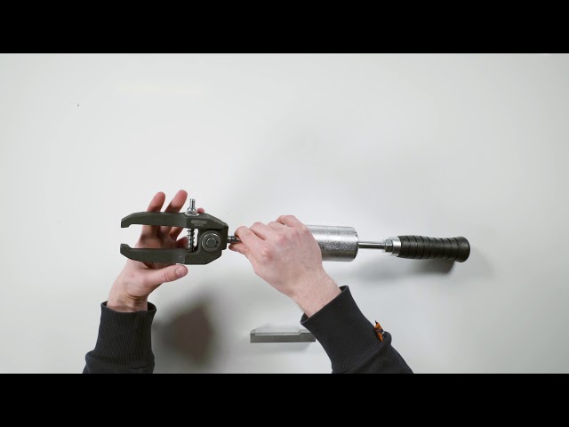 Video teaser for KS TOOLS 152.2070 Universal Injektoren-Ausziehwerkzeug 1,55kg Schlaggewicht (Unboxing)
