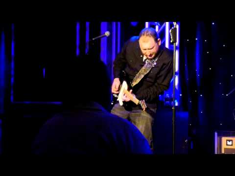 Taylor Hicks - Grandma's Hands Tag - Paris - 2/25/14